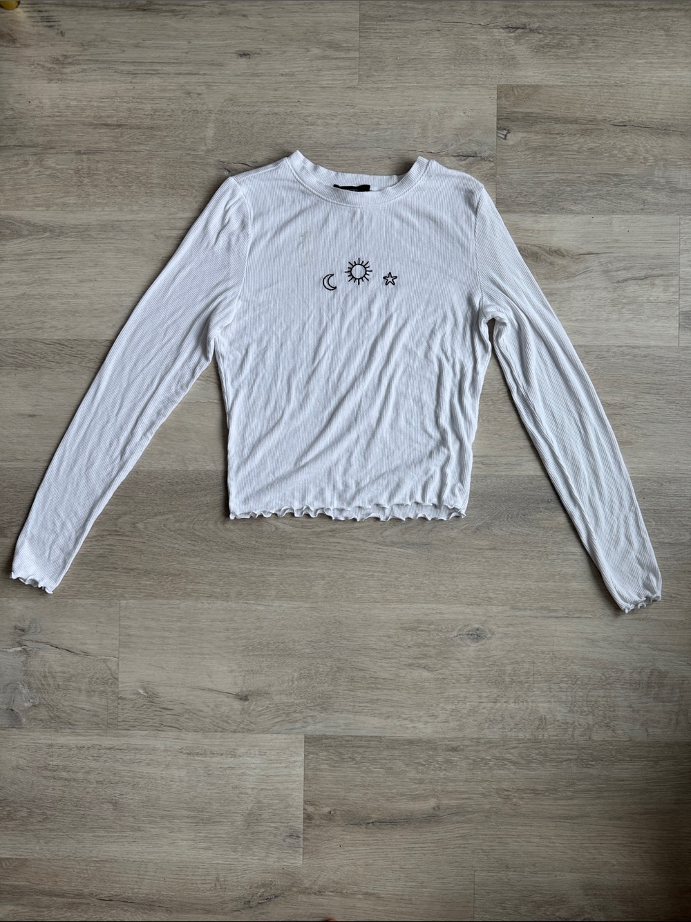 Forever 21 White Long-Sleeve Sun Moon Star Crop Top